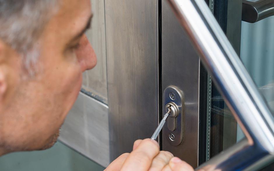 combien coute un serrurier pour ouvrir une porte Sartrouville